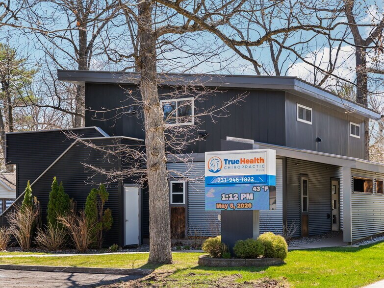 More Photos Of 1323 Cass St, Traverse City Flex For Sale