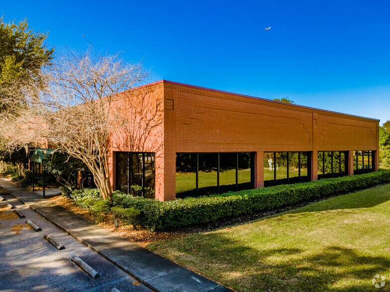 More Photos Of 4502 Woodland Corporate Blvd, Tampa Unknown For Lease