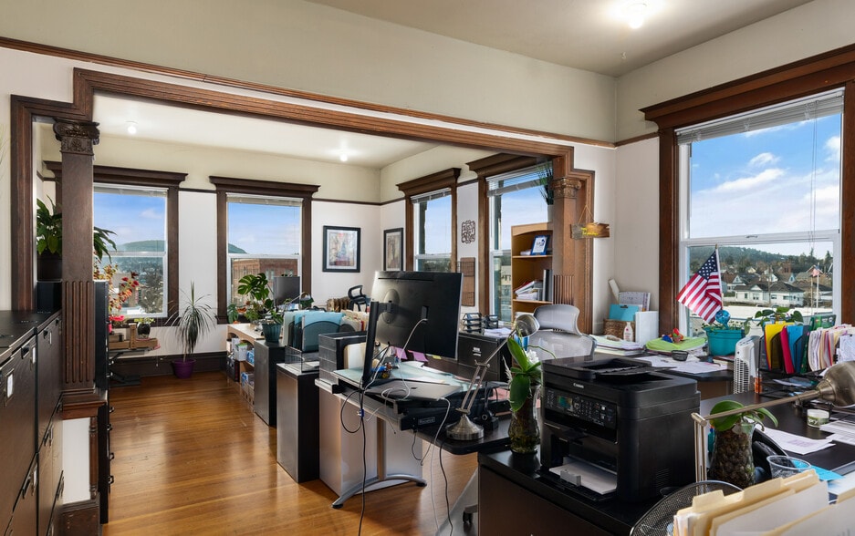 More Photos Of 619 Commercial Ave, Anacortes Storefront Retail Office For Sale