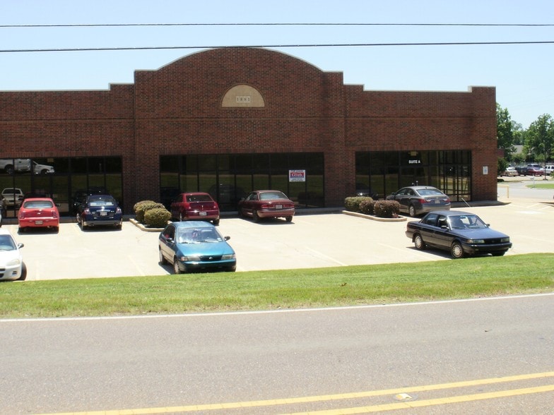 Primary Photo Of 1881 Nail Rd W, Horn Lake Light Distribution For Lease