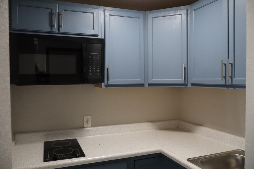 More Photos Of 3521 Lake City Hwy, Warsaw Hotel For Sale