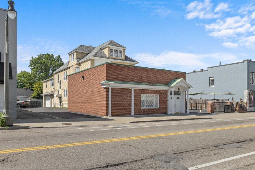 More Photos Of 1975 Seneca St, Buffalo Office For Sale