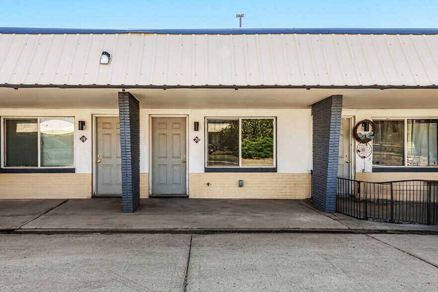 More Photos Of 1940 North Ave, Grand Junction Hotel For Sale