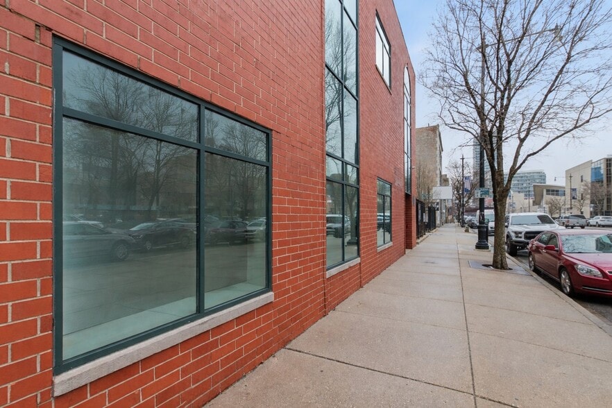 More Photos Of 1455 S Michigan Ave, Chicago Office For Sale