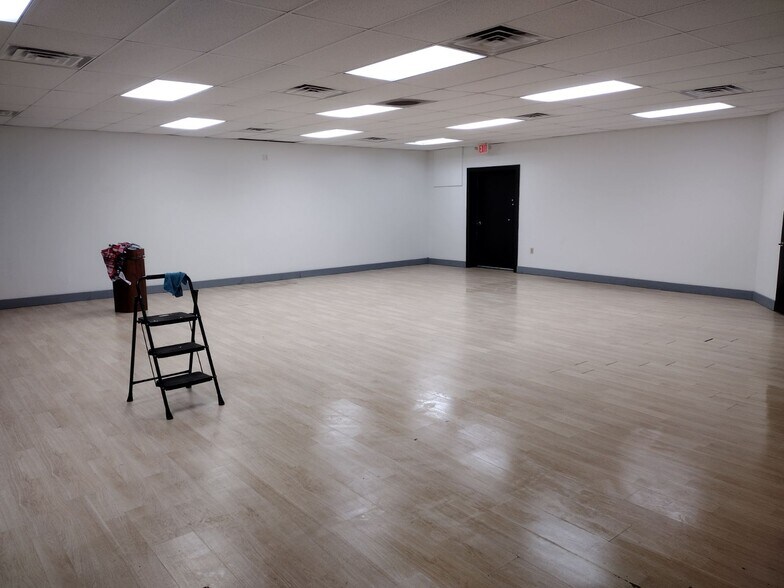 More Photos Of 16761 Saint Clair Ave, East Liverpool Unknown For Lease