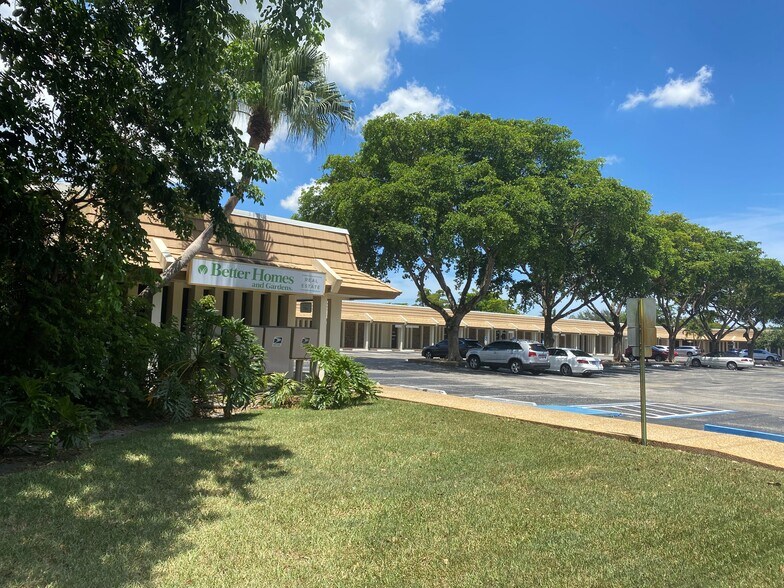 More Photos Of 7421-7497 NW 4th St, Plantation Office For Lease