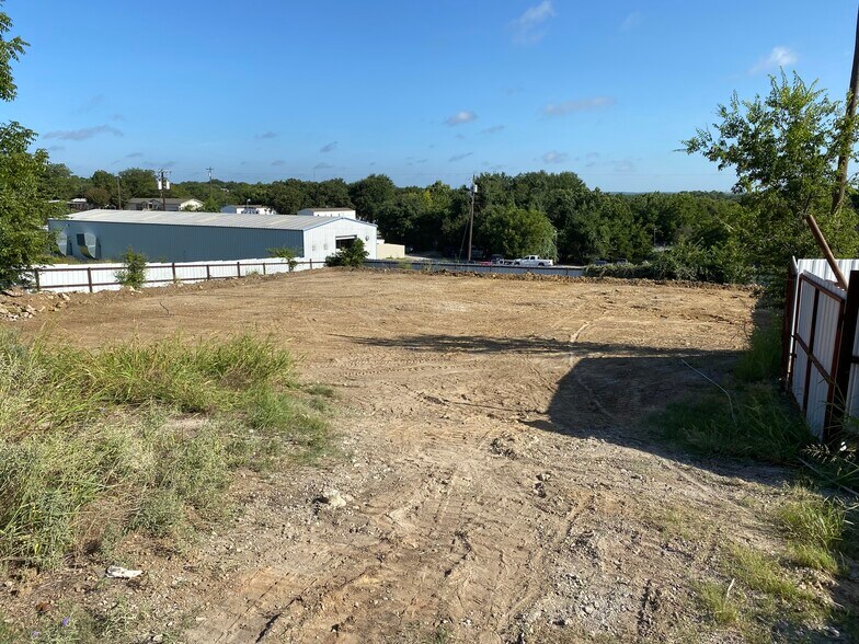 More Photos Of 3879 Fort Worth Hwy, Weatherford Showroom For Sale