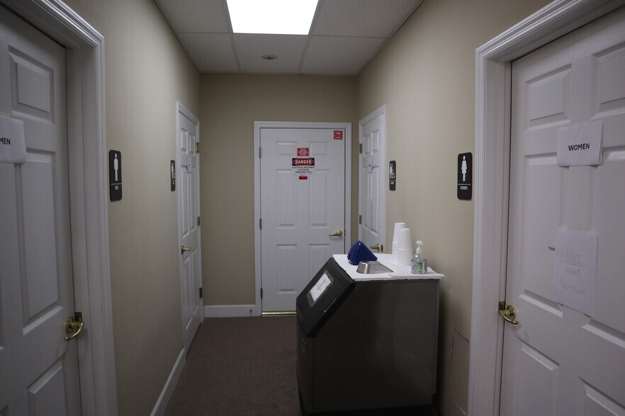 More Photos Of 1974 Commonwealth Ln, Tallahassee Office Residential For Sale