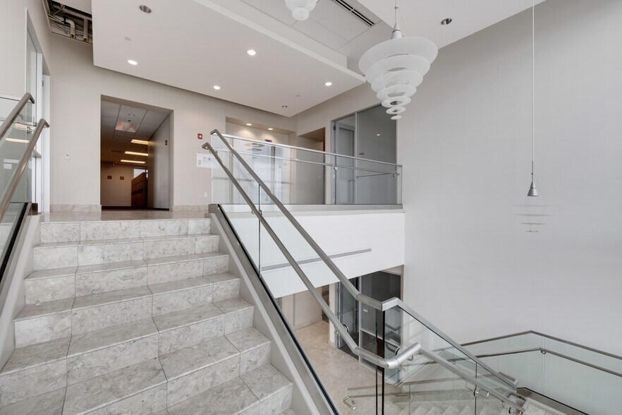 More Photos Of 805 48th Ave W, Williston Manufacturing For Lease