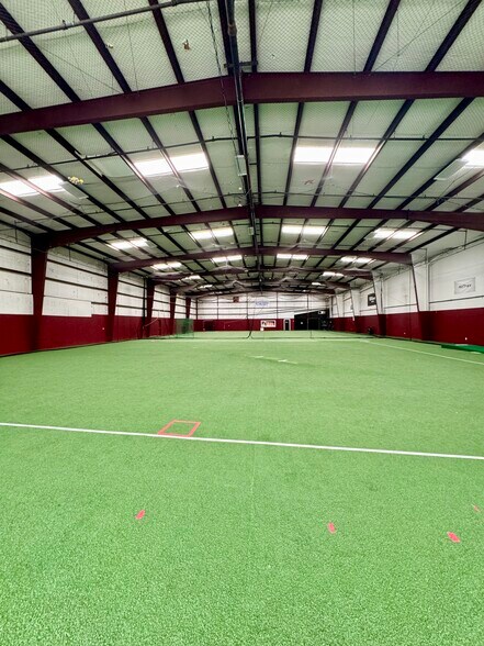 More Photos Of 250 Commonwealth Ave, Bristol Health Club For Lease