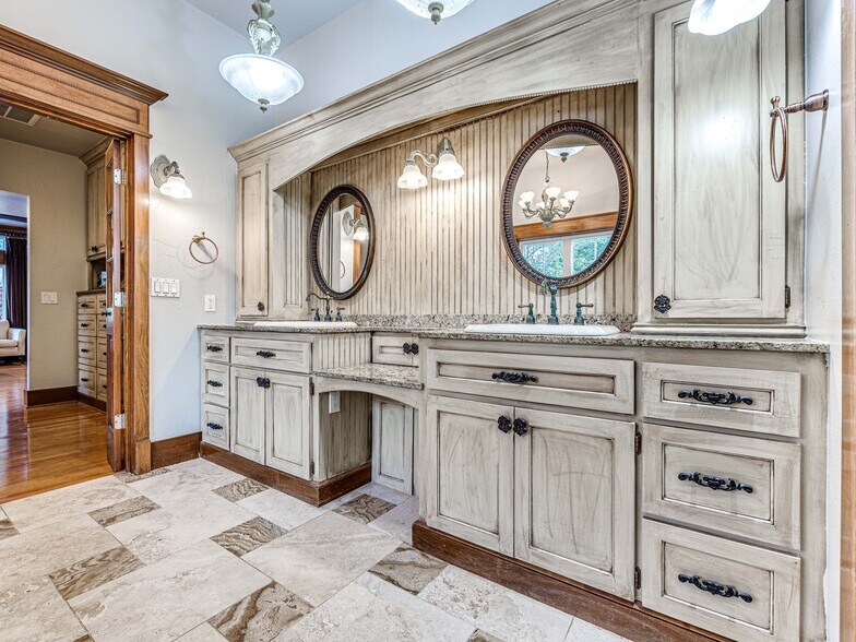 More Photos Of 18509 Brangus Rd, Shawnee Specialty For Sale