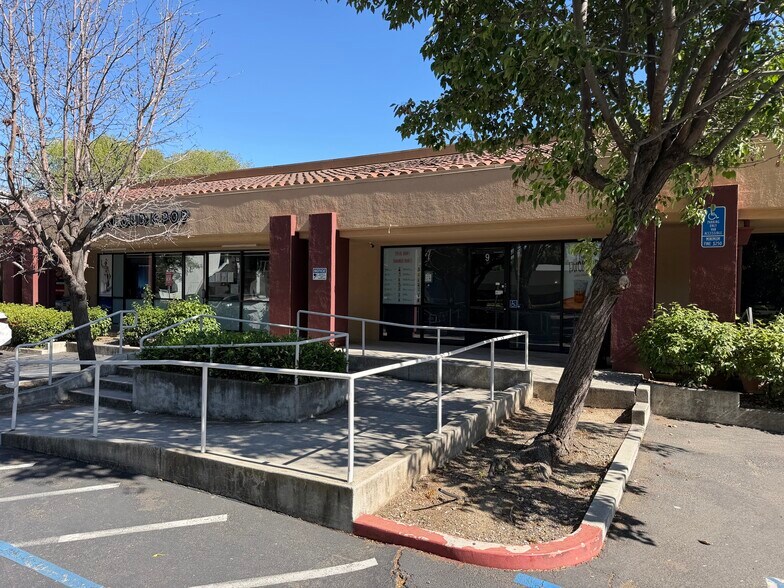 More Photos Of 2092 Concourse Dr, San Jose General Retail For Sale
