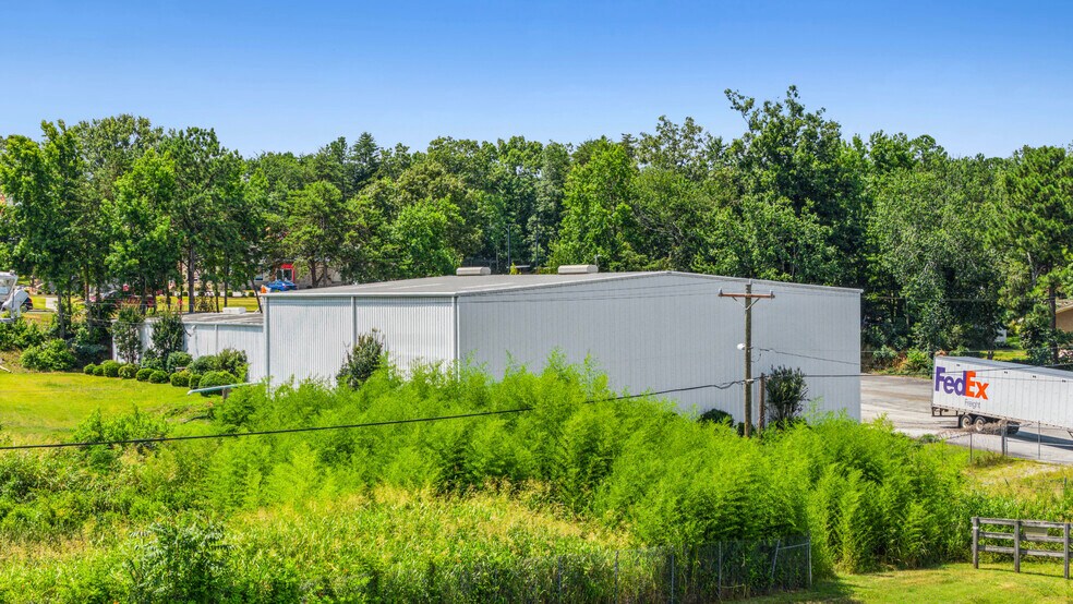 More Photos Of 2125 Airport Rd, Greer Light Distribution For Lease
