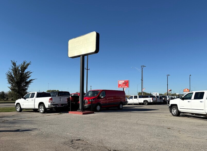 More Photos Of 702 W O St, Lincoln Freestanding For Sale