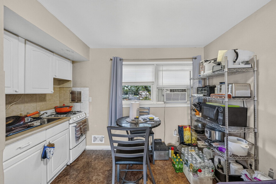 More Photos Of 308 Columbus Pl, New Brunswick Apartments For Sale