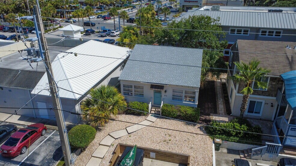 More Photos Of 372 Ahern St, Atlantic Beach Loft Creative Space For Sale