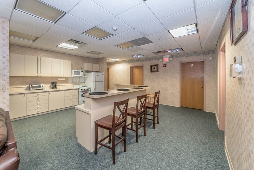 More Photos Of 451 Washington Avenue Ext, Saugerties Hospitality For Sale