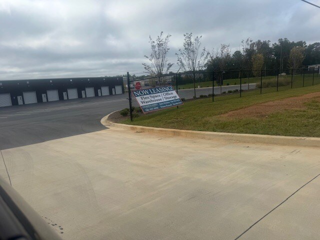 More Photos Of 6970 Jamesson Way, Midland Showroom For Lease