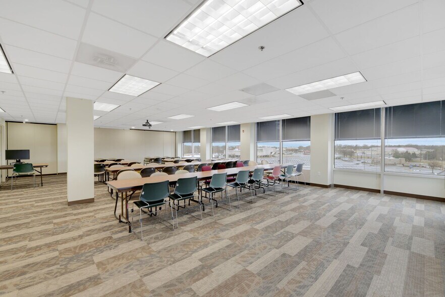 More Photos Of 4235 28th Ave, Marlow Heights Office For Sale