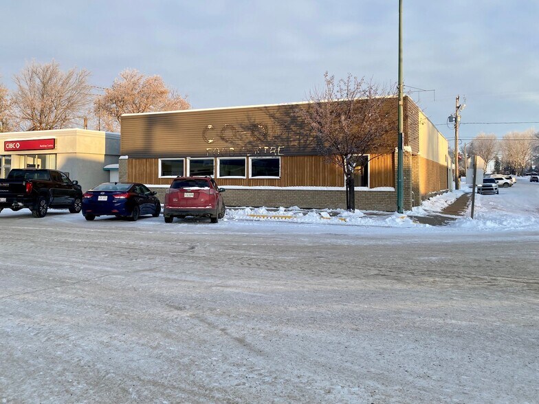 More Photos Of 201 Main Street, Maidstone Freestanding For Sale