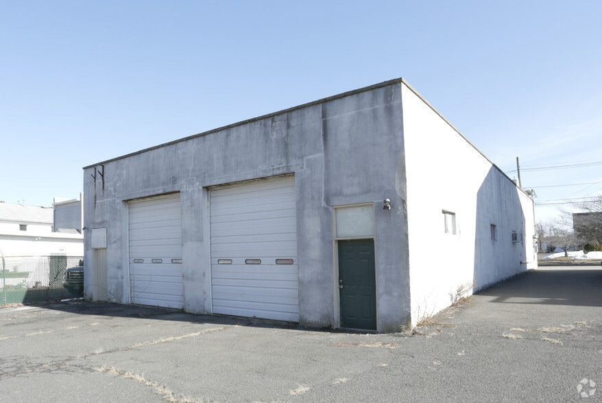 More Photos Of 725-727 Lincoln Blvd, Middlesex Storefront Retail Office For Lease