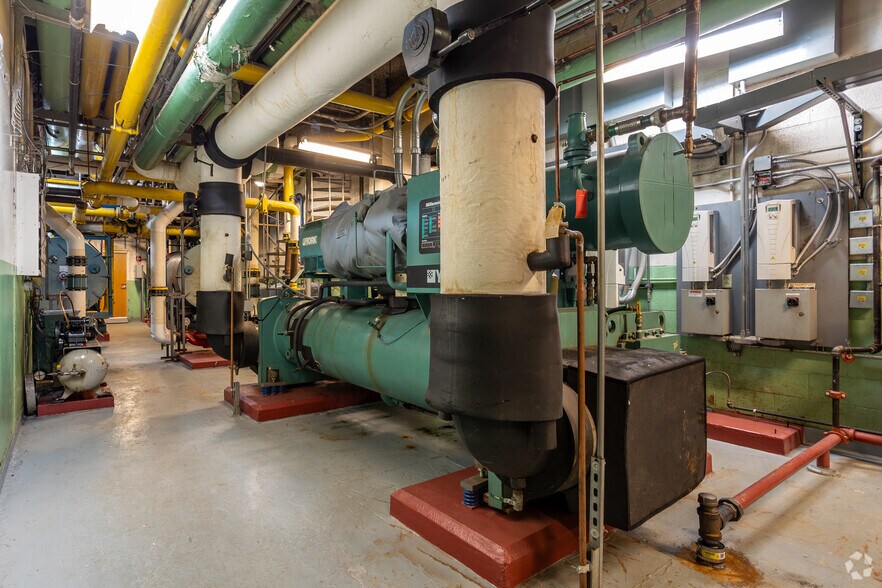 More Photos Of 4485 Northland Ridge Blvd, Columbus Office For Sale