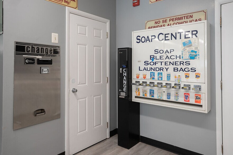 More Photos Of 121 S Pavilion Ave, Riverside Storefront Retail Residential For Sale