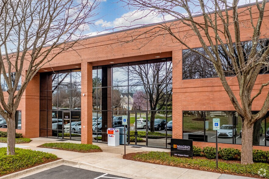 More Photos Of 940-948 Clopper Rd, Gaithersburg Research And Development For Lease