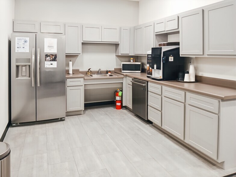 More Photos Of 3209 S Broadway, Edmond Coworking Space