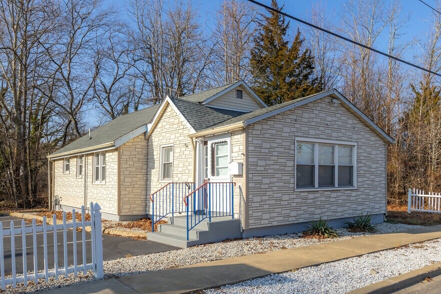 Primary Photo Of 2453 Delsea Dr, Franklinville Office For Sale