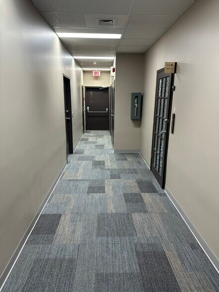 More Photos Of 5675 Ch De Chambly, Saint-hubert Coworking Space