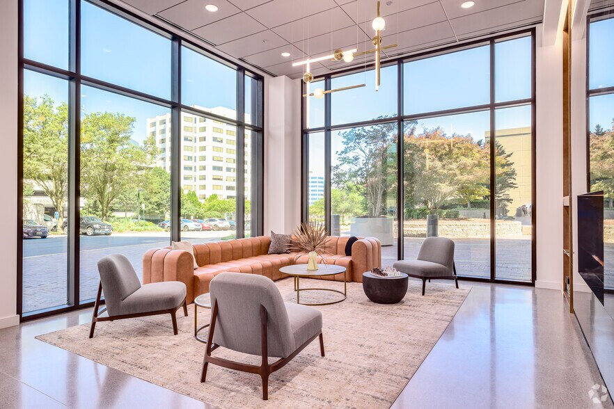 More Photos Of 1751 Pinnacle Dr, McLean Office For Lease