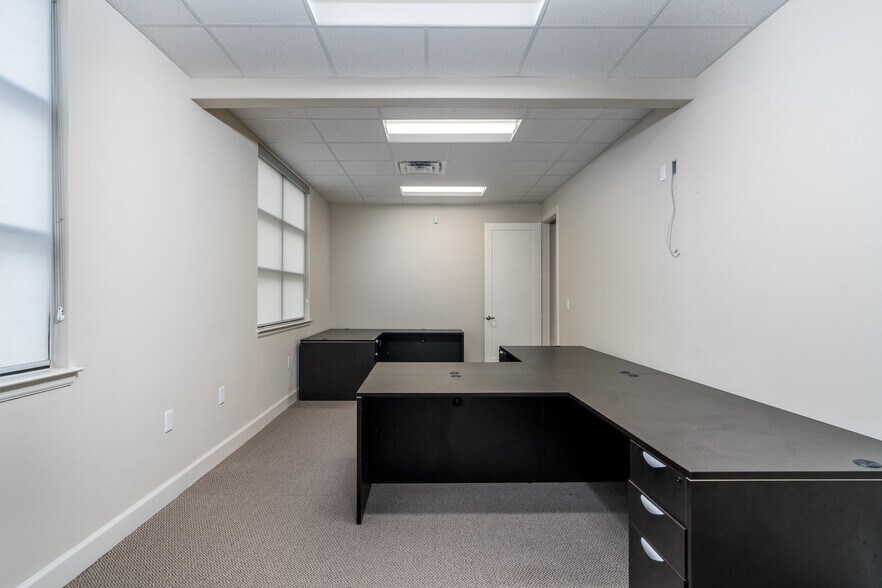 More Photos Of 8118 Fry Rd, Cypress Medical For Lease