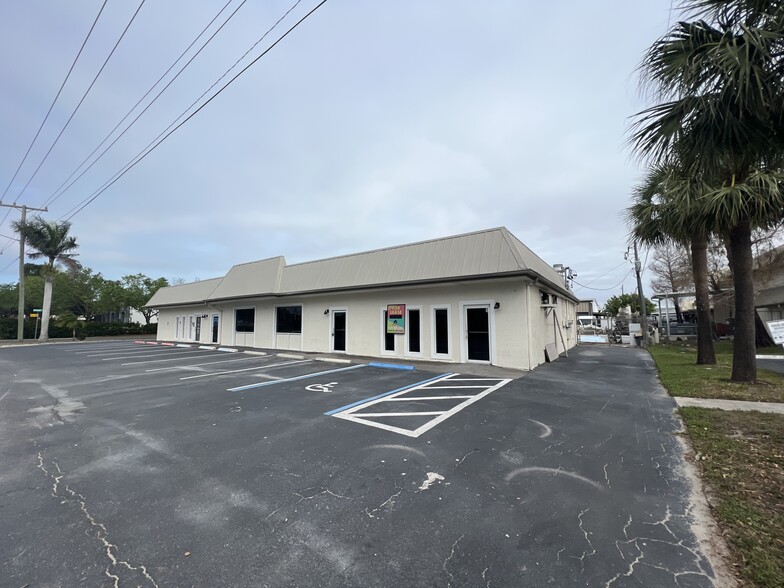 Primary Photo Of 5701 Houchin St, Naples Light Manufacturing For Lease