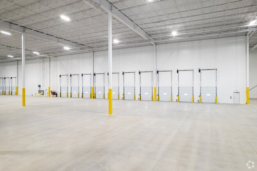 More Photos Of 20 Ironside, Brampton Unknown For Lease