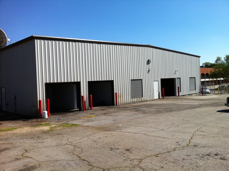 More Photos Of 6276 Memorial Dr, Stone Mountain Auto Dealership For Lease