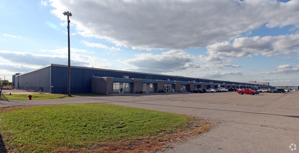 More Photos Of 202 S Blair St, Whitby Distribution For Lease