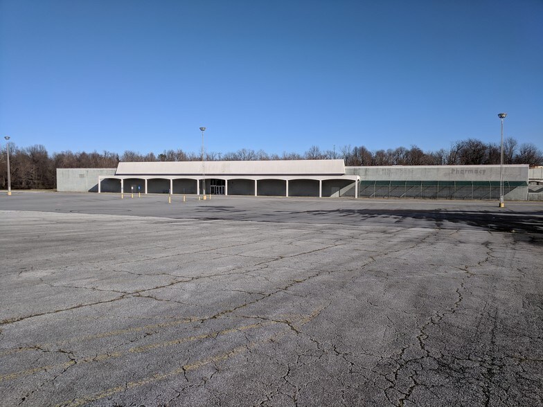 More Photos Of 2440 Lone Oak Rd, Paducah Freestanding For Sale