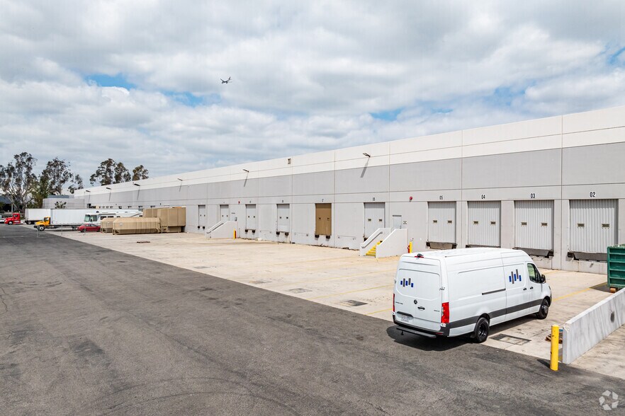 More Photos Of 11070 Mulberry Ave, Fontana Warehouse For Lease