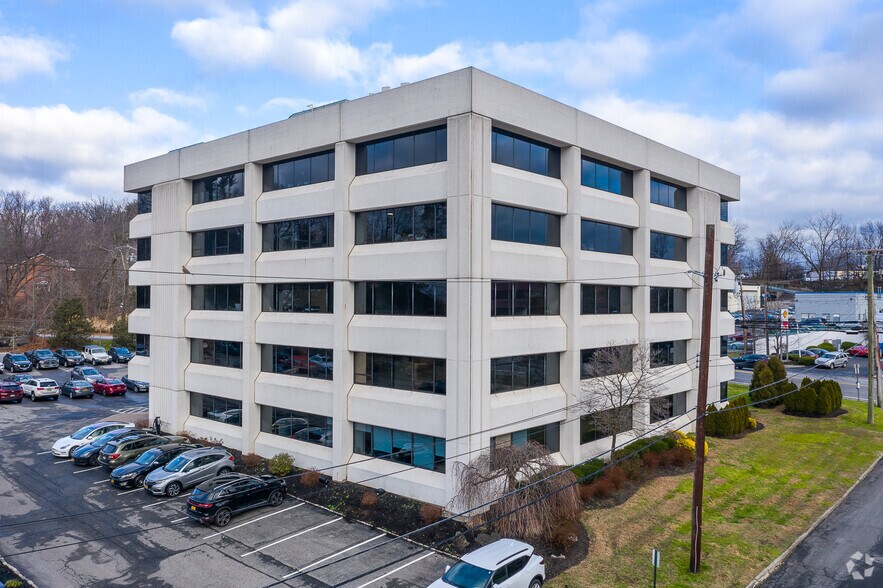 More Photos Of 45 Knollwood Rd, Elmsford Office For Lease