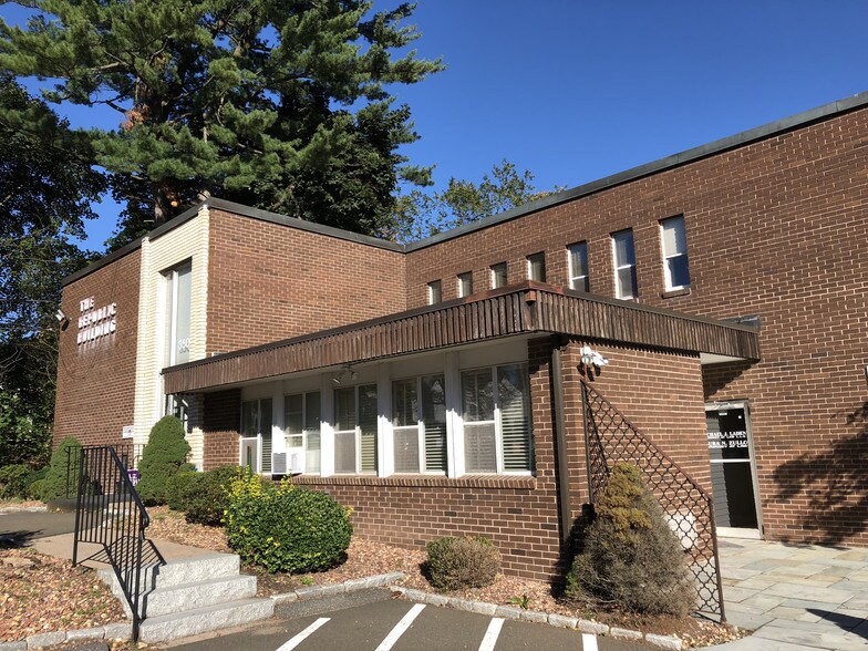 More Photos Of 350 S Main St, Cheshire Medical For Sale