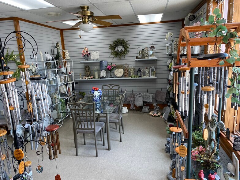 More Photos Of 1209 Main St, Dubuque Storefront Retail Office For Sale