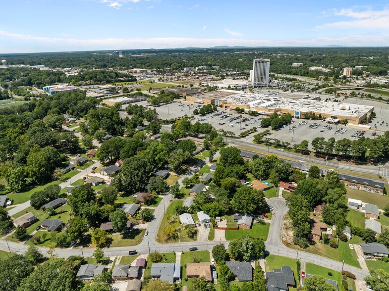 More Photos Of 2501 Vanstory St, Greensboro Apartments For Sale