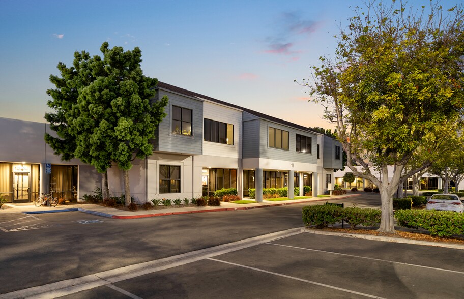 More Photos Of 7643-7667 Garden Grove Blvd, Garden Grove Unknown For Lease