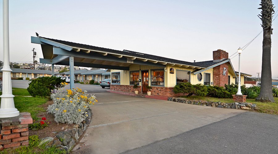 Primary Photo Of 2460 Main St, Morro Bay Hotel For Sale