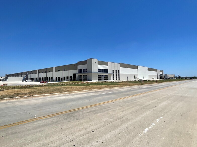 More Photos Of 17654 Ben E Keith Way, Selma Unknown For Lease