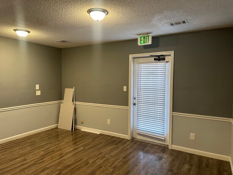 More Photos Of 5507 Winchester Rd, Memphis Office For Lease