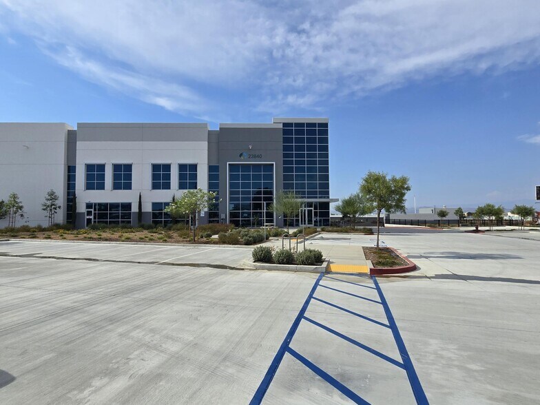 More Photos Of 23840-23842 Rider St, Perris Distribution For Lease