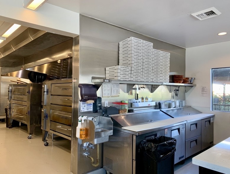 More Photos Of 1837 E 7th St, Long Beach Restaurant For Lease