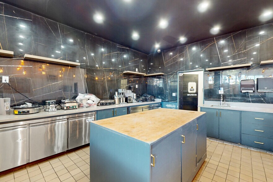 More Photos Of 3300 Adeline St, Berkeley Storefront For Lease